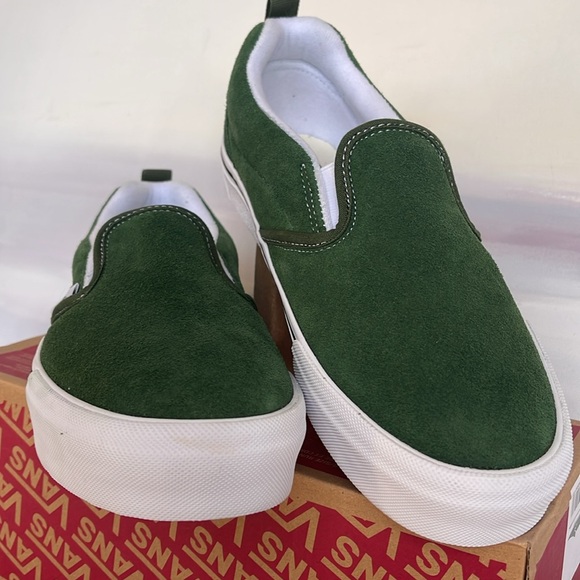 Vans WMNS Knu Slip
Green/True White
VN0009QDBGN
Sneakers - Picture 6 of 16